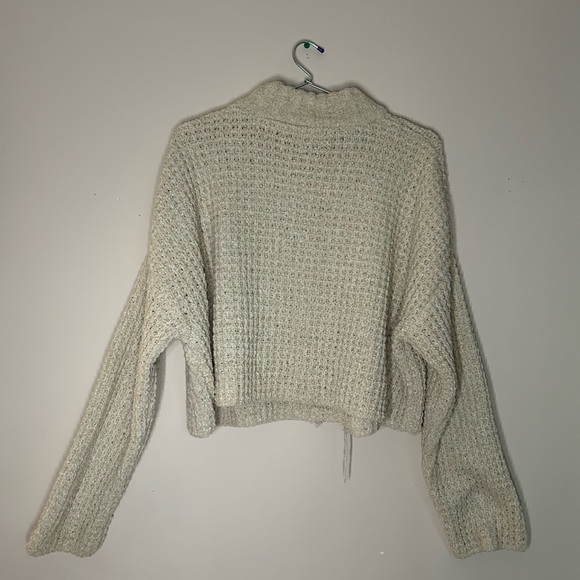 Distressed cream knit sweater - Picture 4 of 4